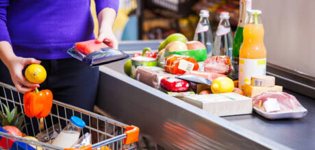 Como economizar nas compras sem comprar produtos de qualidade inferior
