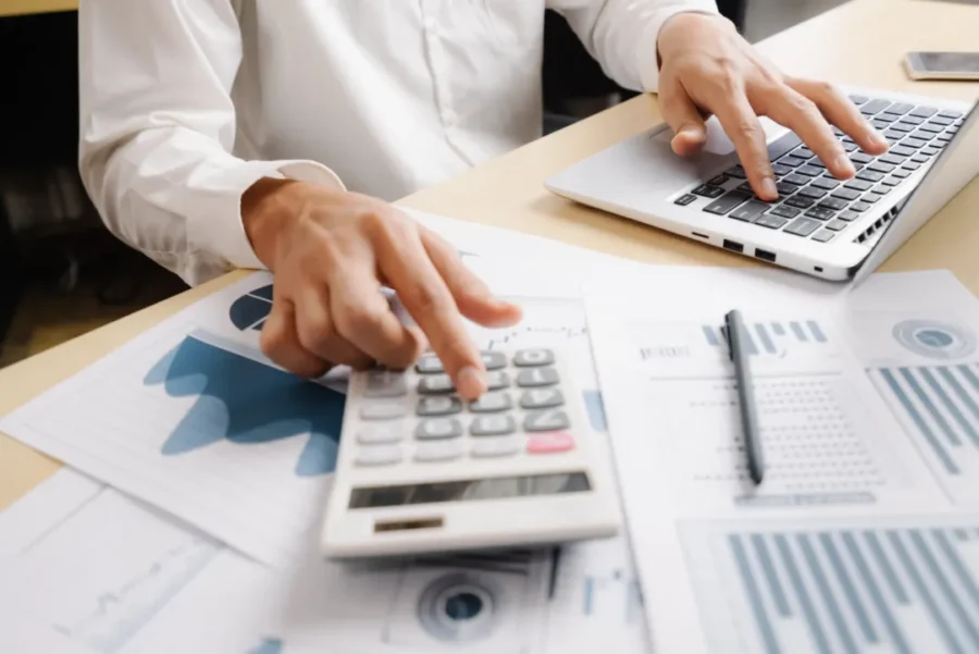 Como organizar as finanças para sair das dívidas e recuperar o controle do orçamento